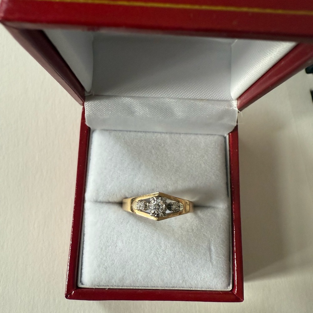 Stunning Old Mine Cut diamond in 14k gold ring